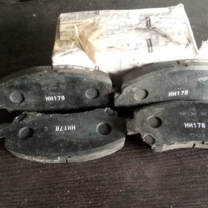 Front brake pad T31